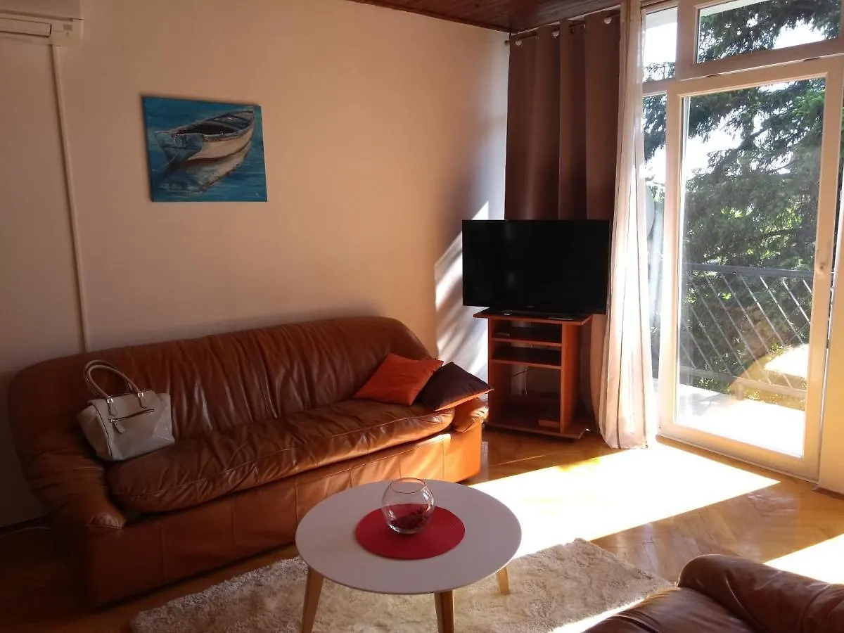 Kety Apartment Kostrena 0*,