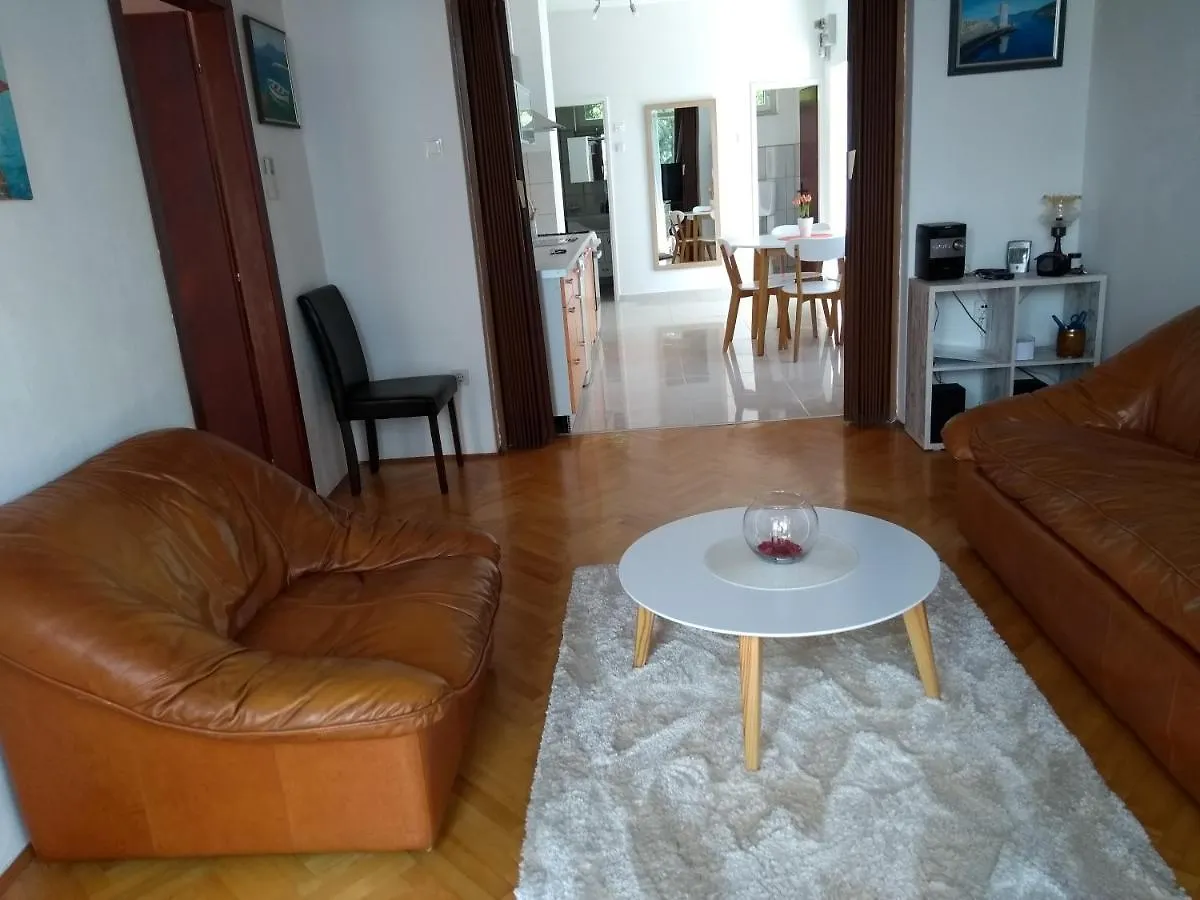 Kety Apartment Kostrena 0*,